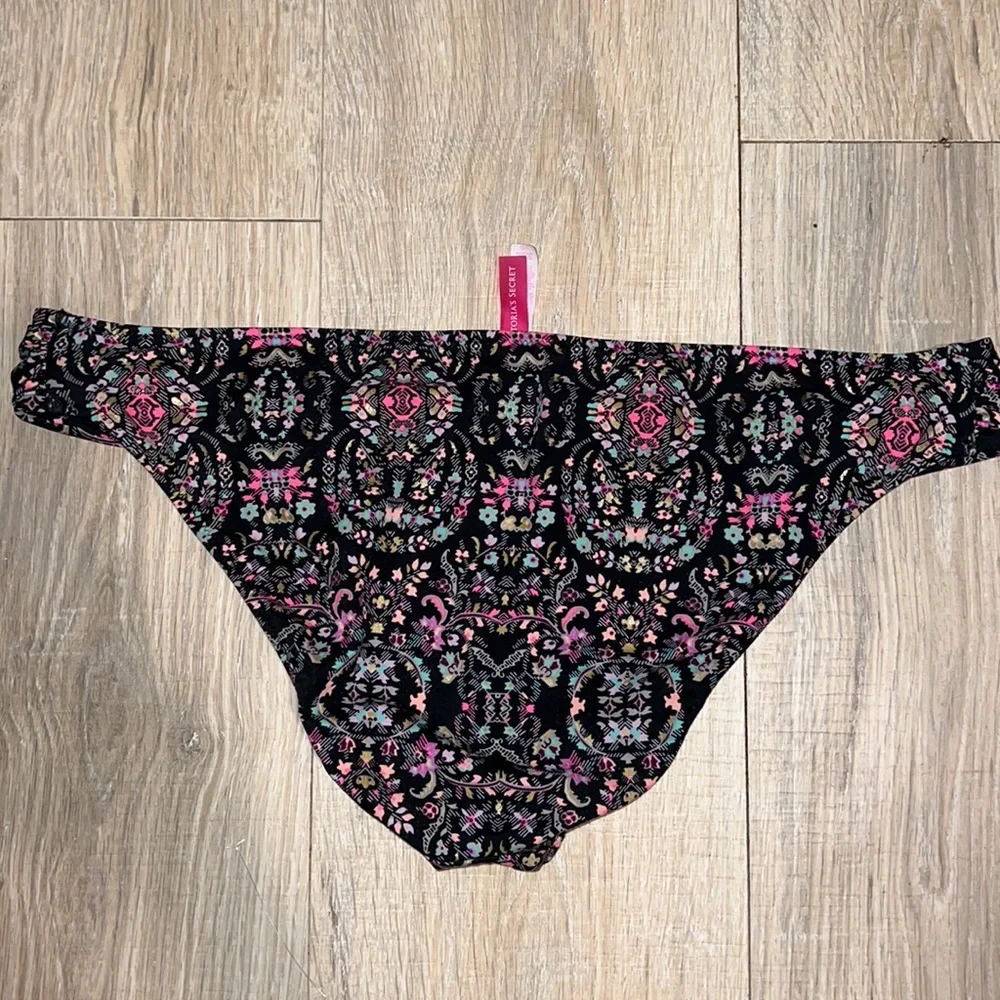 Victoria’s Secret BoHo print, bikini bottoms‎